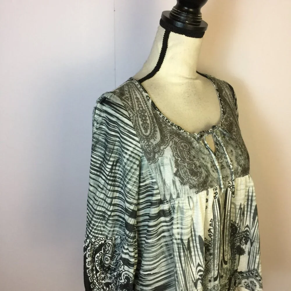 One World Blouse Top Size M Womans Black White Paisley Lace Trim Boho Cropped - Picture 8 of 15